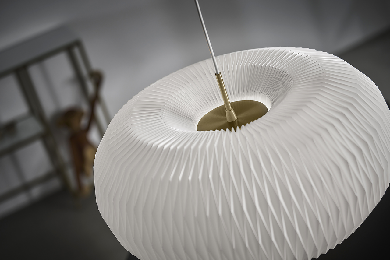 LeKlint195_Donut_pendant_lifestyle8