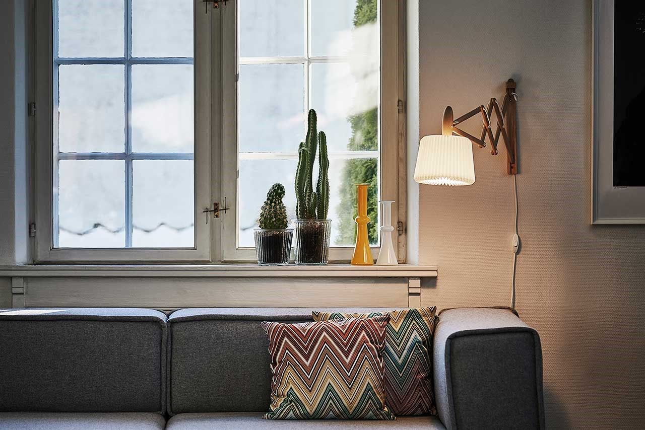 LeKlint223_120_Sax_wall_lamp_lightoak_lifestyle5