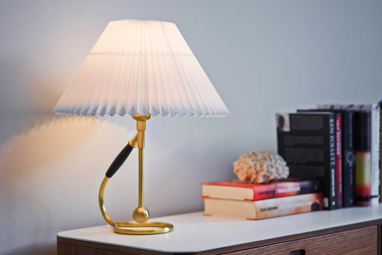LeKlint306_table_wall_lamp_lifestyle1