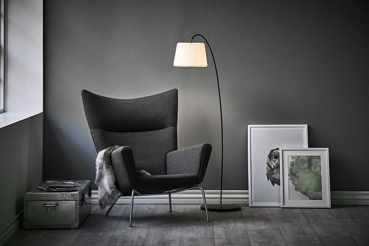 LeKlint320_Snowdrop_floor_lamp_lifestyle1