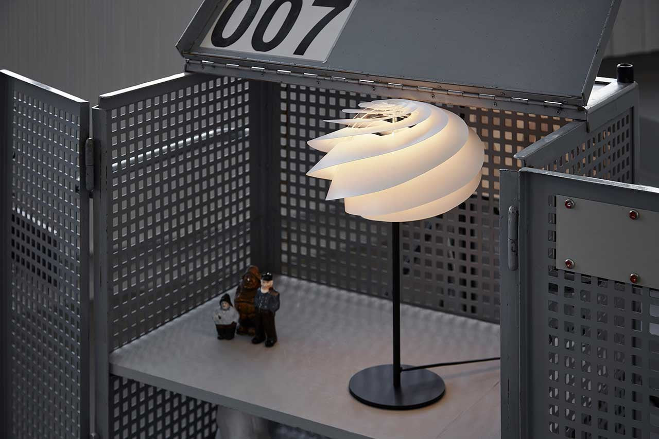 LeKlint331_Swirl_table_lamp_lifestyle1