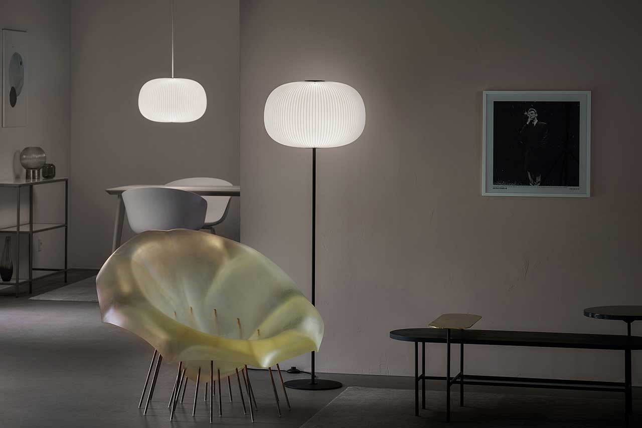 LeKlint333_Lamella_floor_lamp_lifestyle2
