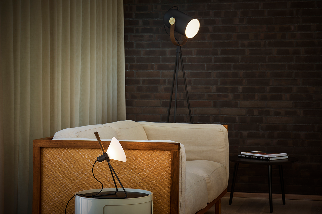 Leklint362 Carronade II Floor lamp Black Smoked oak Leklint356 Spot Table Wall Lamp Black Smoked oak Lifestyle